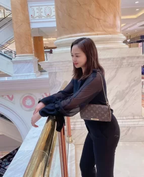 普陀大胸翘臀妹子