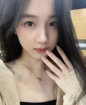 政务区蔚蓝商务港妹子