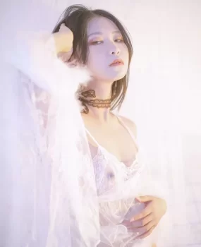 女大学生在校