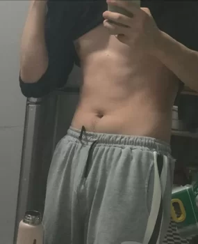 非常幽默的小哥哥，给人男友般的体验