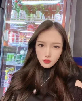 潍坊舞蹈学院巨乳校花假期兼职