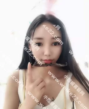 验证21岁身高之惊天大长腿搭配粉BB