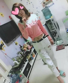 25左右的小姐姐