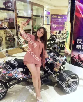 塘沽凌馨，胸大，漂亮，是西西的姐妹，两姐妹很像