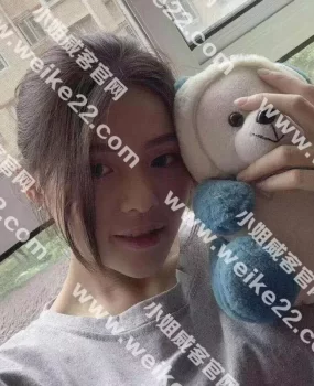 00后娇小电眼极具诱惑力的宝山晨曦