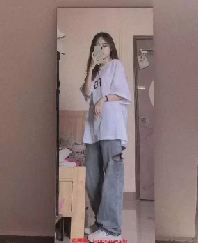 上海刚下海的车模b紧水多颜值高