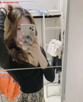 分享一个干净灵活嫩妹