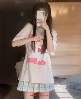 体验一下三点粉嫩的兼职，爽歪歪