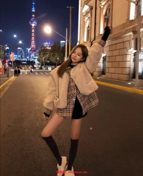 高端嫩模鹿纯-肌肤白如雪私处粉嫩