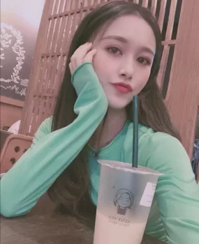 体验温柔气质兼职妹子