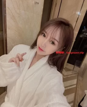 潍坊 极品嫩妹兼职，颜值高，身材前凸后翘，超敏感